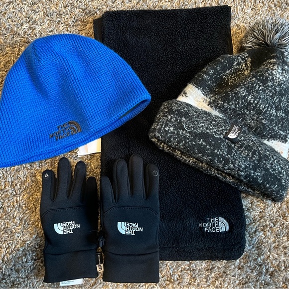 The North Face Winter Accessory Set - Blue and Black - Picture 1 of 6